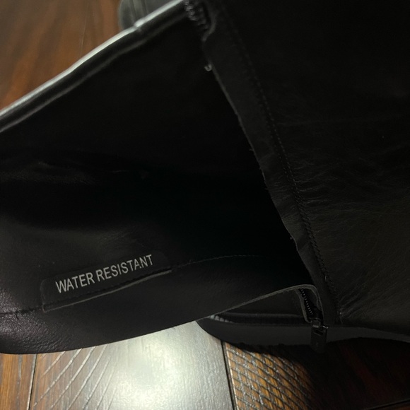 NWOB Vince Black Leather Boots - size 10 - Picture 7 of 7